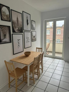 4 bedroom apartment in fancy Düsseldorf Oberkassel